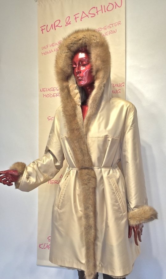 Fur & Fashion Ulf Heinrich - Schaufenster seide 2